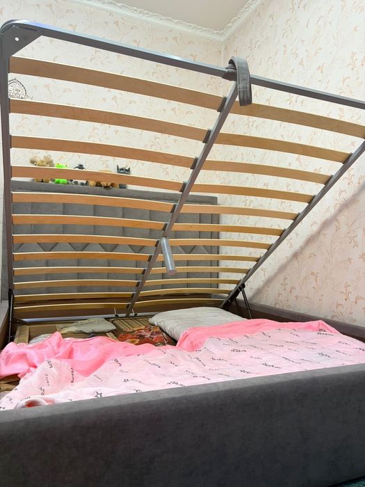 Кровать двуспальная