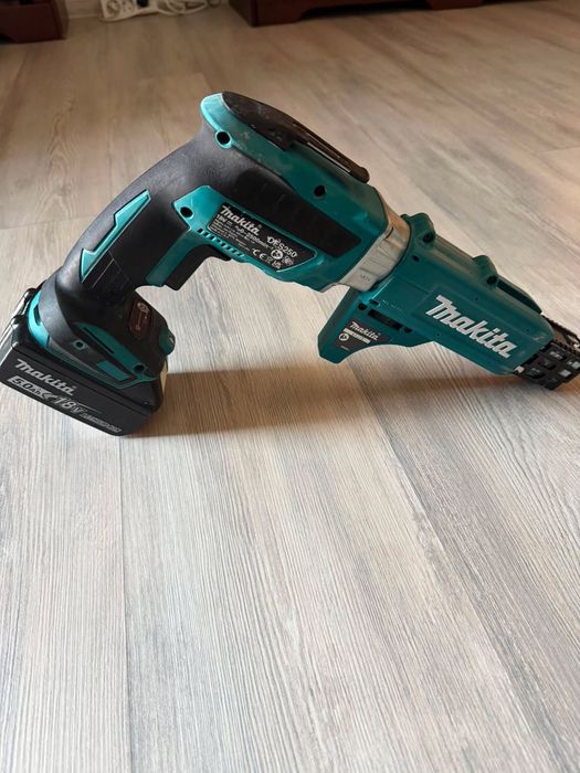 makita dfs 250 18 V