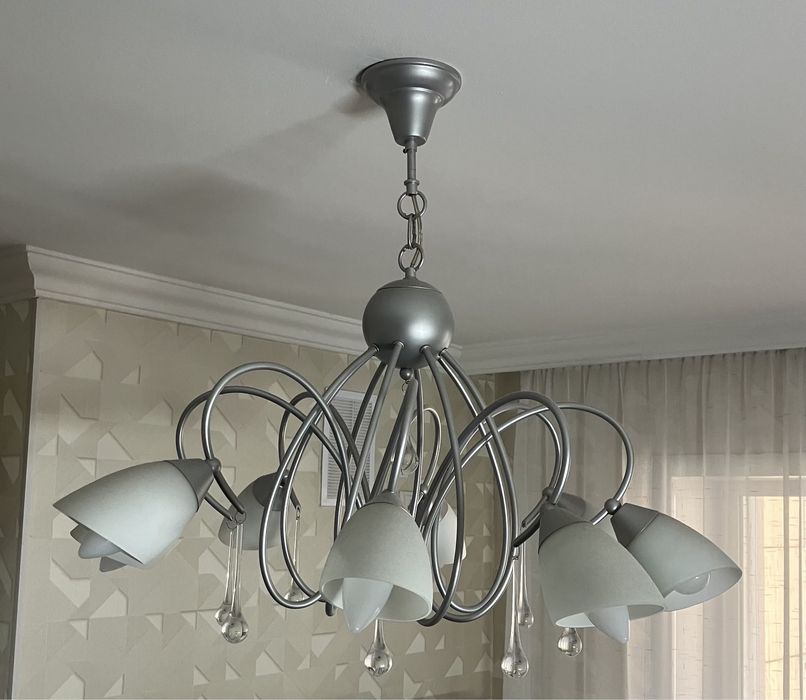 Люстра 8-мирожковая