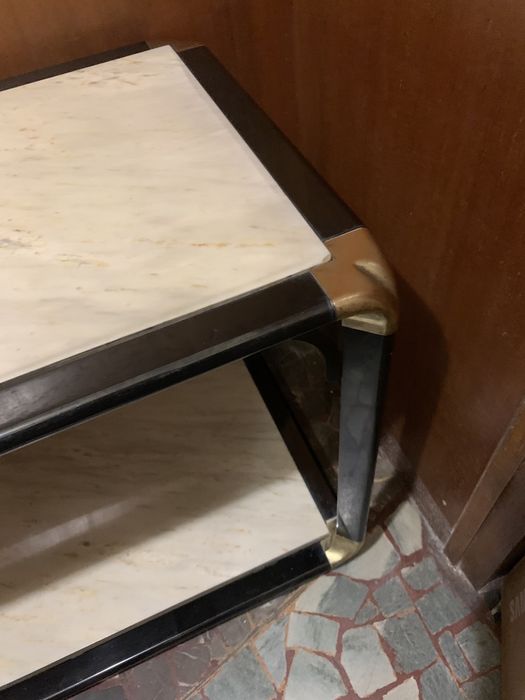 Маса с мрамор на две нива с колела