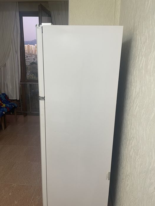 Продаеться холодильник