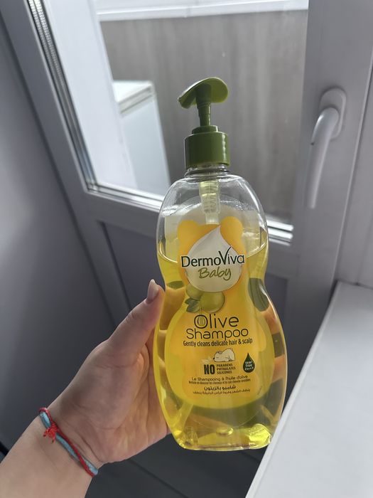 Подставка для ванны и шампунь