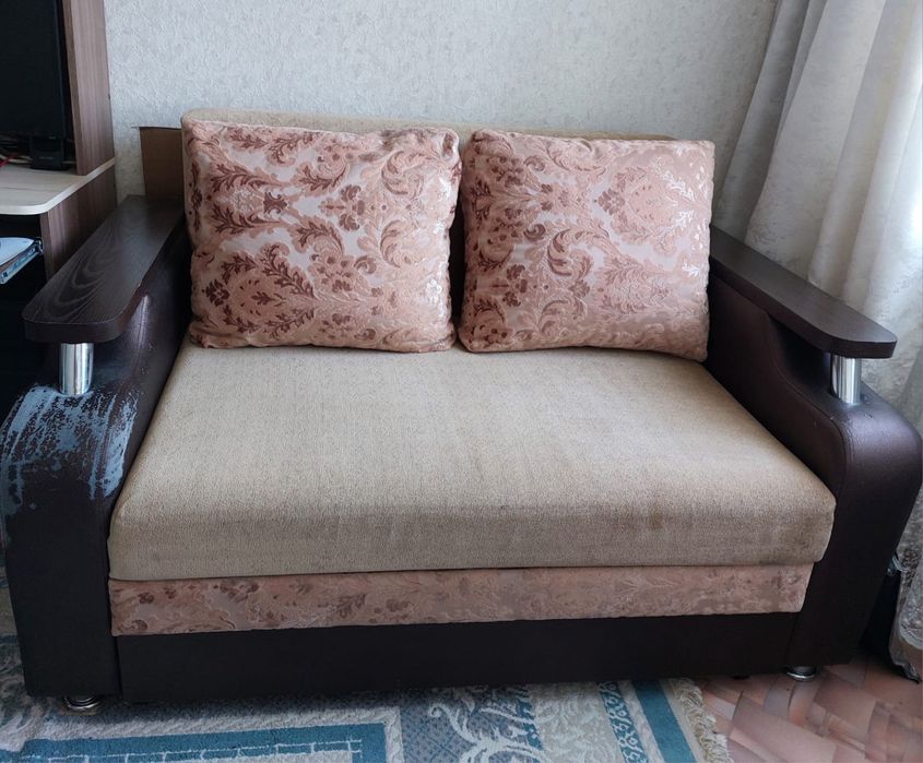Продам диван в комплект