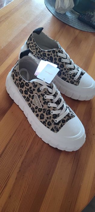 Обувки, сникърси тигрови оригинални 39 S'Oliver