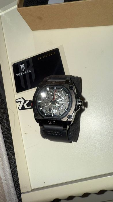 Часы TUBULAR новый