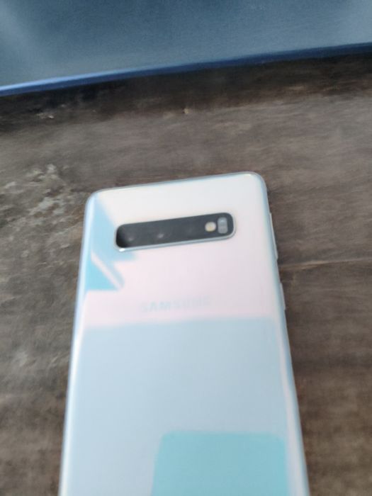 Продам Самсунг s10  8/128