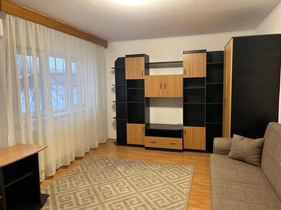 Inchiriere apartament 2 camere, decomandat, Campina, ultracentral, izolat termic, et.2 din 4, zona linistita, recent modernizat, utilat electrocasnice