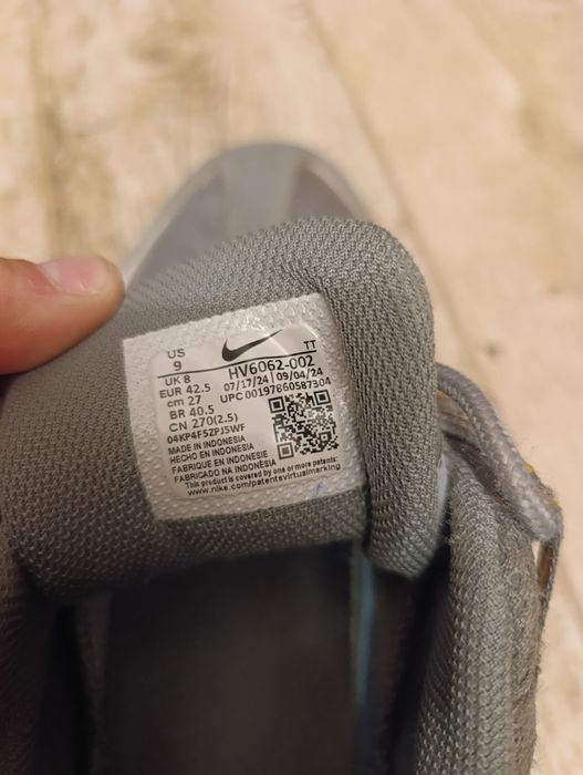 Продавам зимни обувки The North Face и обувки Nike Air Max.