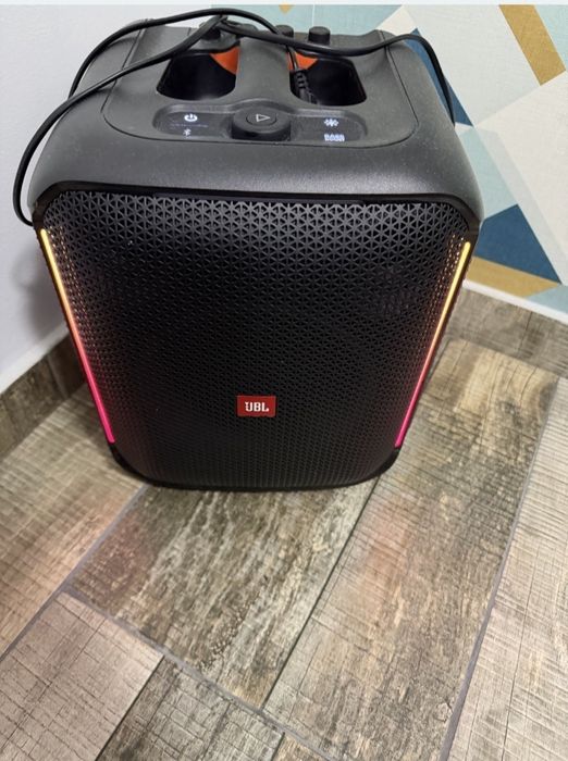 Boxa jbl vnd urgent nevoie de bani