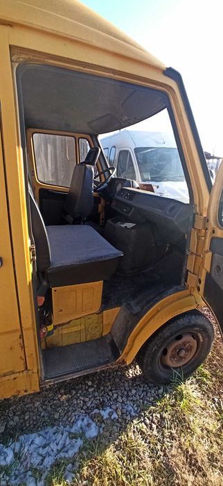 Mercedes-Benz 207D T1