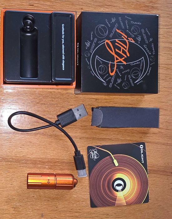 Нов LED фенер Olight iThx (22 грама до 180 лумена) - Оранжев