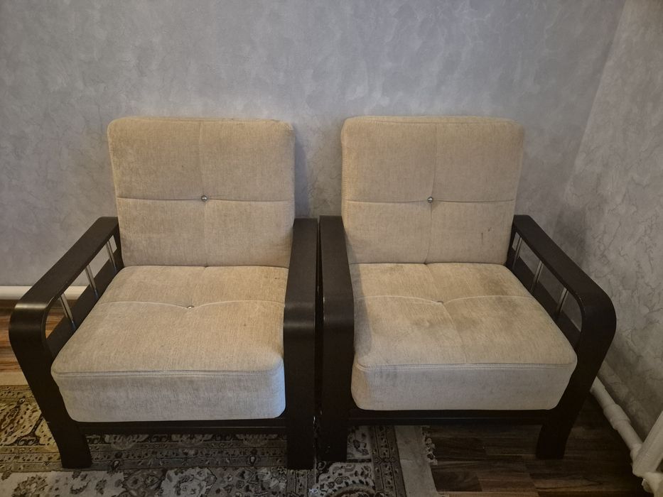 Продам диван с креслом