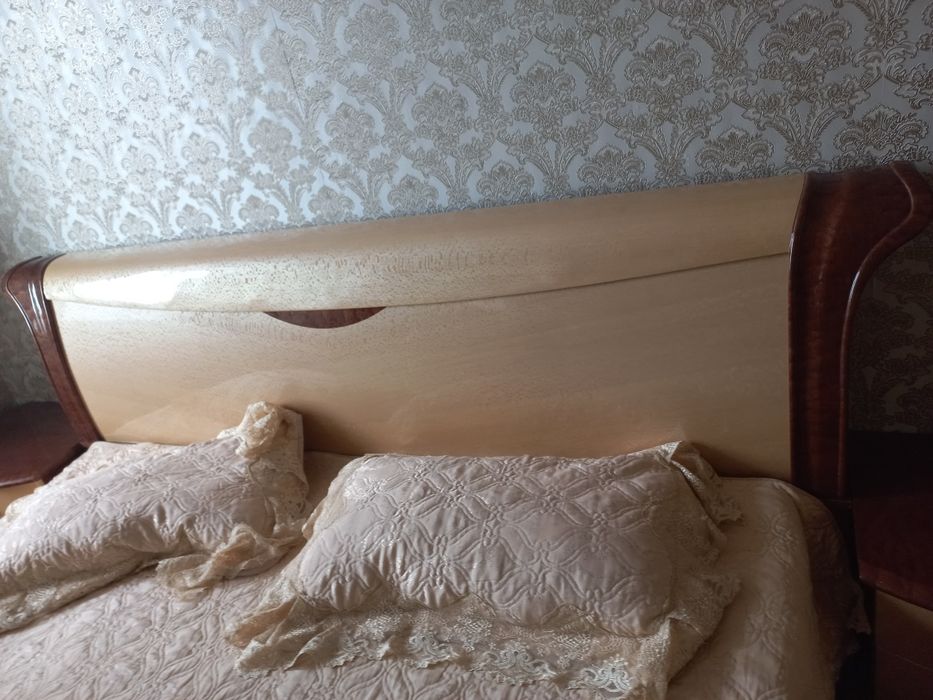 Спальный гарнитур