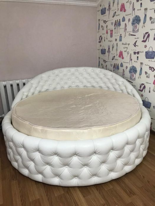 Срочно Продам круглую кровать
