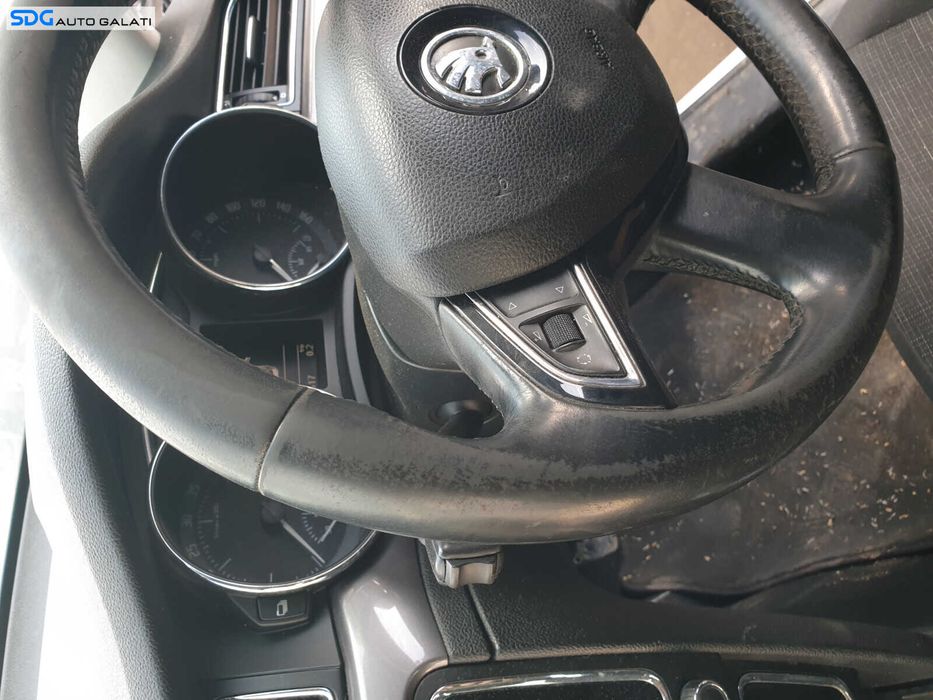 Volan Piele 4 Spite cu Comenzi cu Uzura FARA Airbag Skoda Superb 2 2008 - 2015 [K4547]