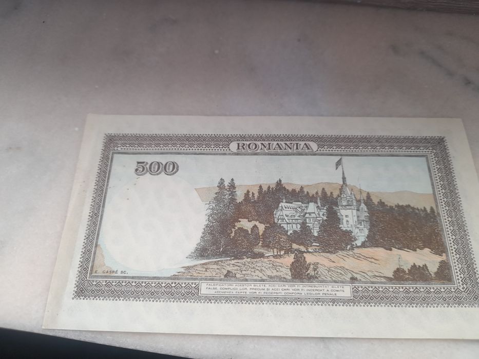 Vind 2 bacnote,1, 2000 lei si 1 cinci sute lei