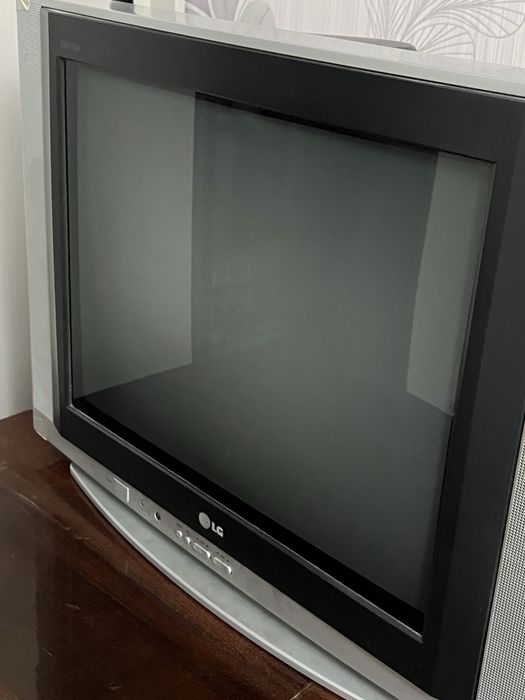 Телевизор LG цветной работает !: 200 000 so’m