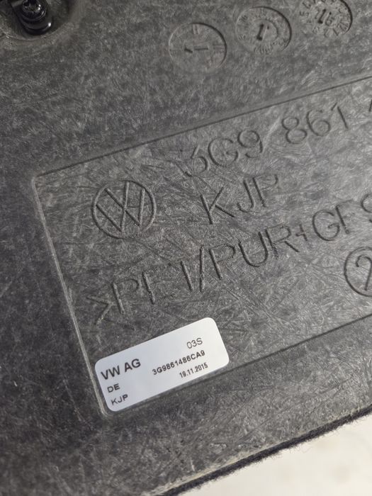 Кора за багажник - VW Passat 8  (Ladeboden)
