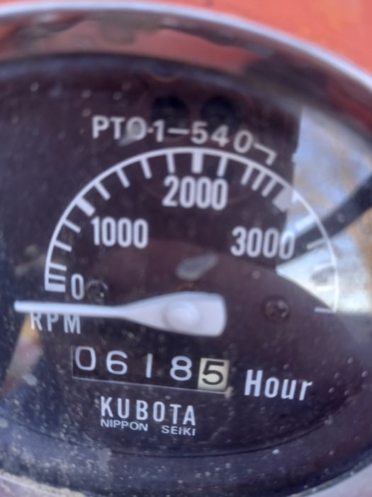 Трактор Кубота, 2 бр. Окопни култиватори и торачка