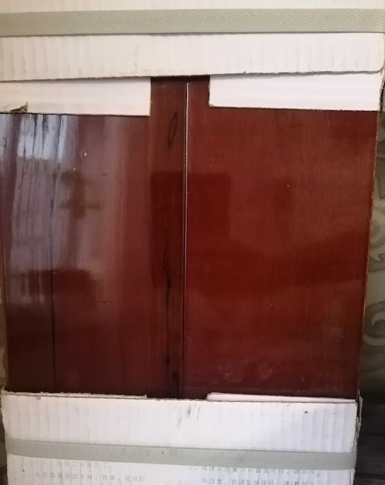 Продам паркет срочно 150 м2