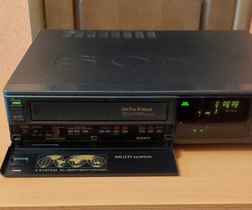 Видеомагнитофон SONY