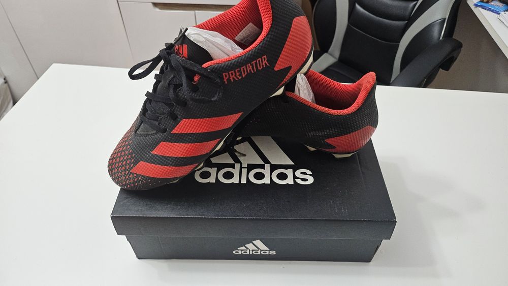 Футболни обувки калеври ,бутонки Adidas  номер 44 цена 25лв