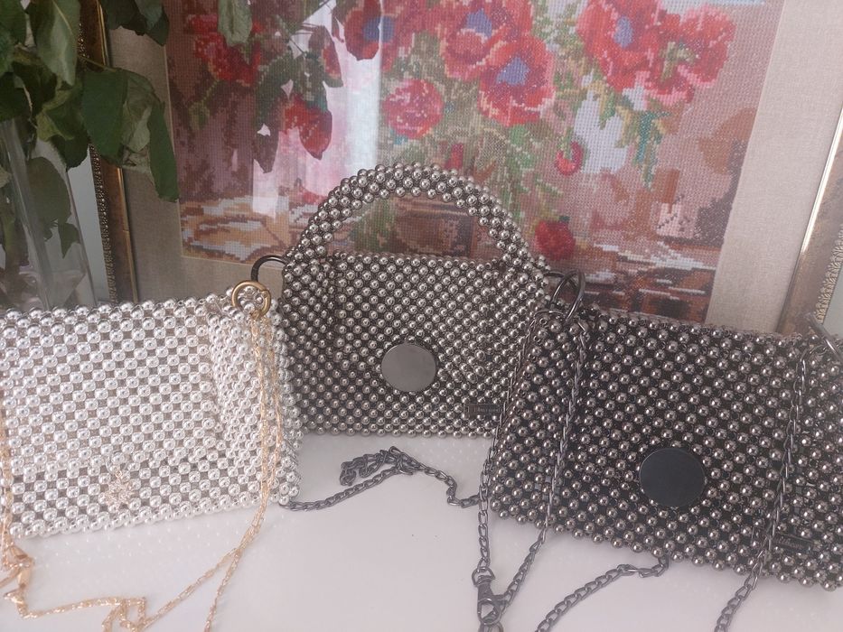 Сумочки из хрустальных и акриловых бусин