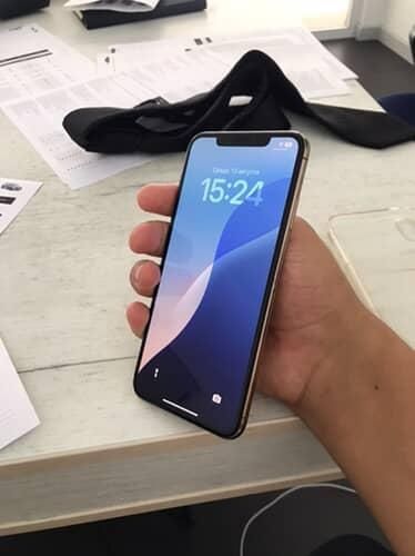 Iphone XMax LLA sotiladi
