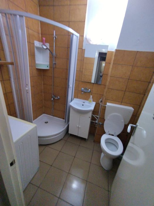 Închiriez apartament cu doua camere în Aleea Carpați