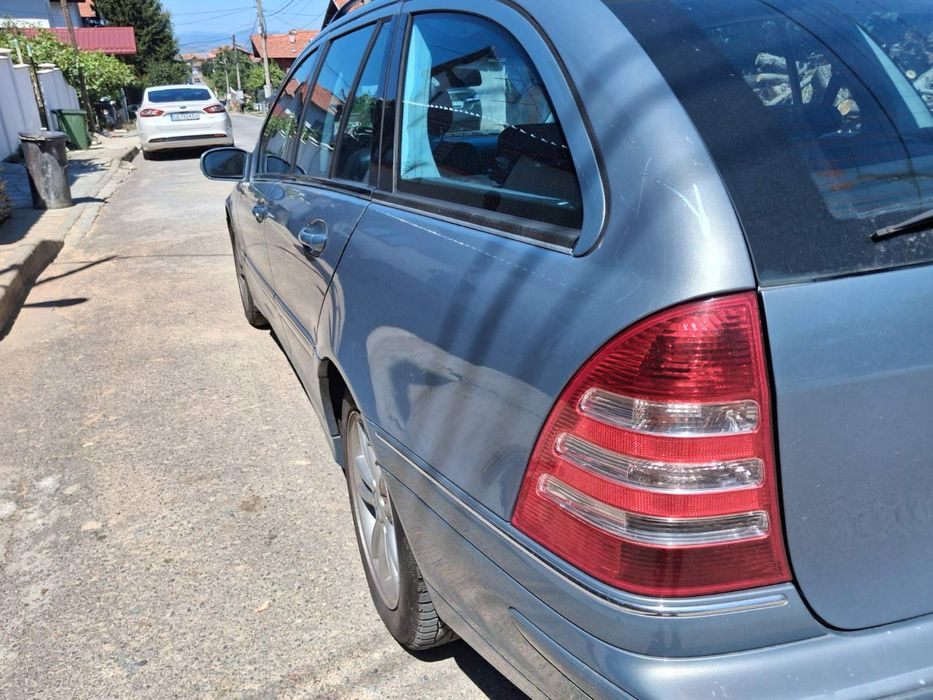 Mercedes c220.
