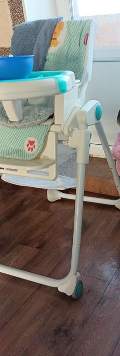 Продам коляску и стульчик для кормления