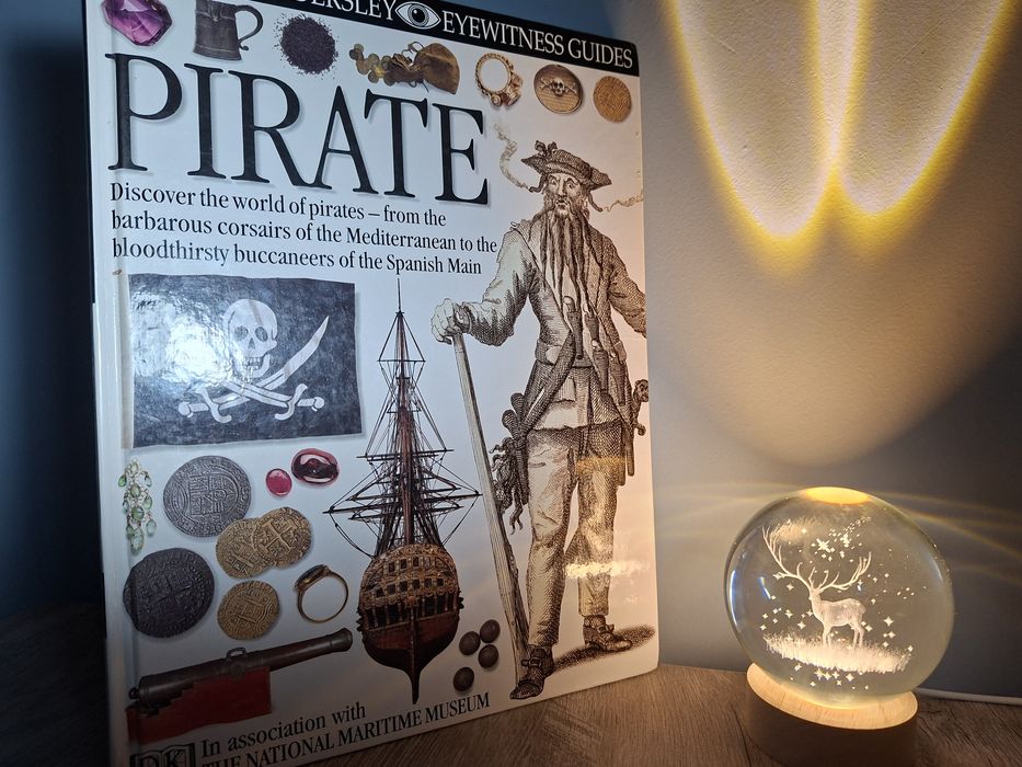 ILETS книга "PIRATE" Прямиком из Лондона.