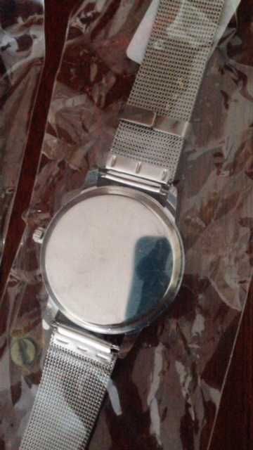 Продавам нов часовник DQG - намаление 19.99 лв