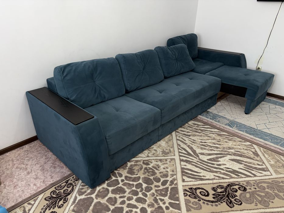 Продам диван гостинный