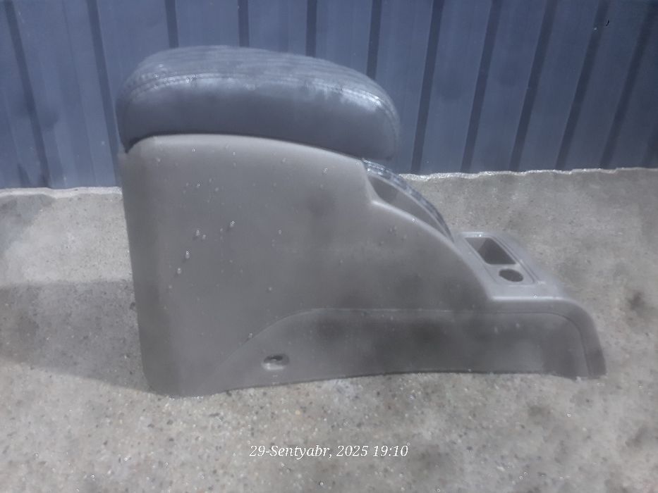 Кобалт бар подголовник ручной сотилади  холати яхши