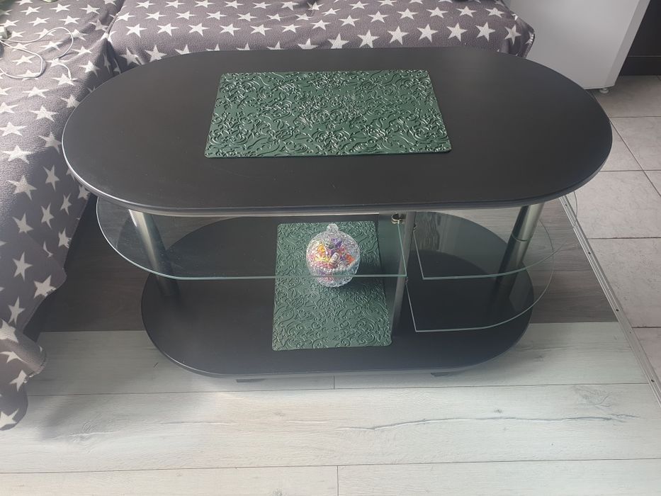 Маса за хол  или помощна маса