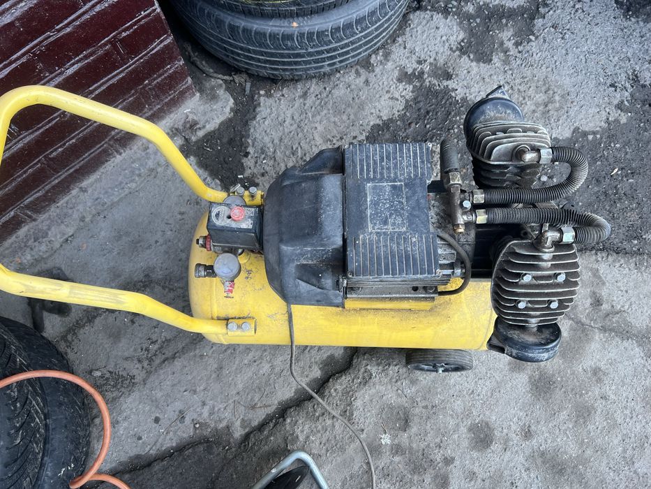 Компрессор 2та поршенли 50л