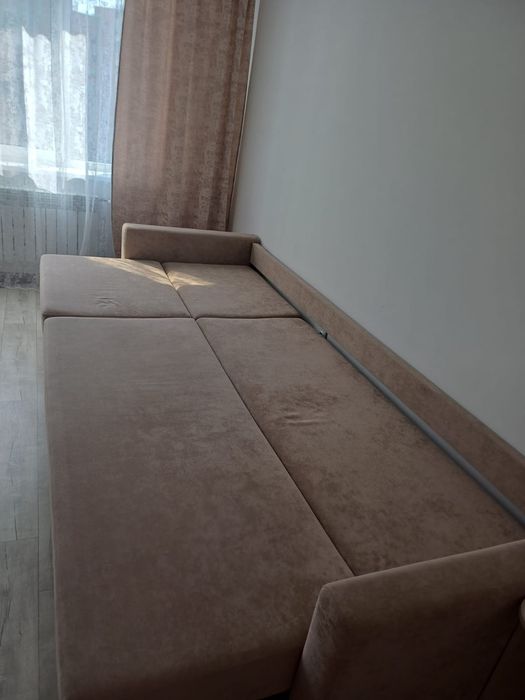 Продам диван в хорошем состояние