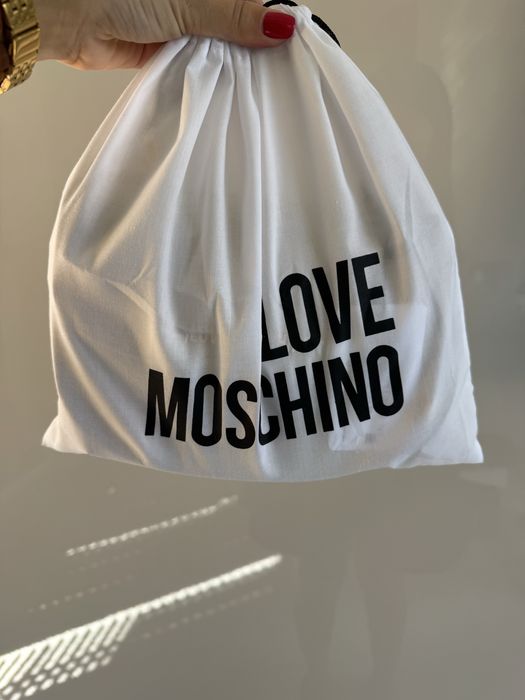 НОВО! Чанта “Love Moschino”