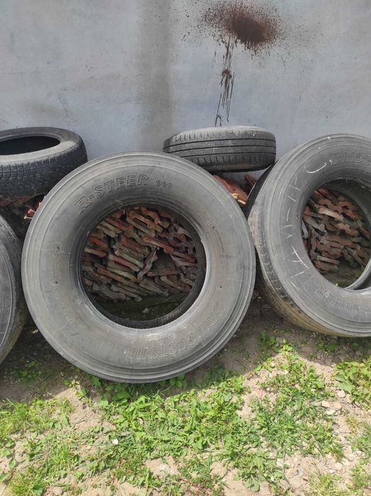 Гуми предни за влекач 315/70/R22.5