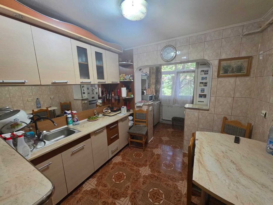 Apartament cu 3 camere