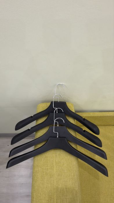 Продам вешалки-плечики