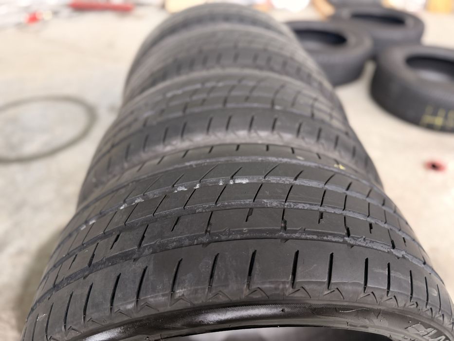 ПОЧТИ НОВИ летни гуми 245/40/19 ДОТ:21 LASSA