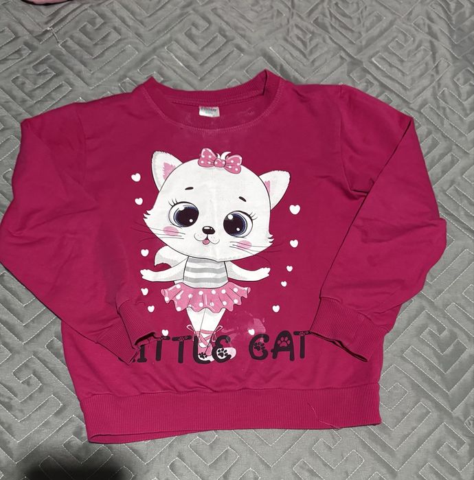 Отдам даром  вещи на девочку !!!