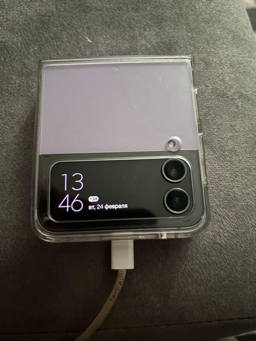 Samsung Galaxy Z Flip4