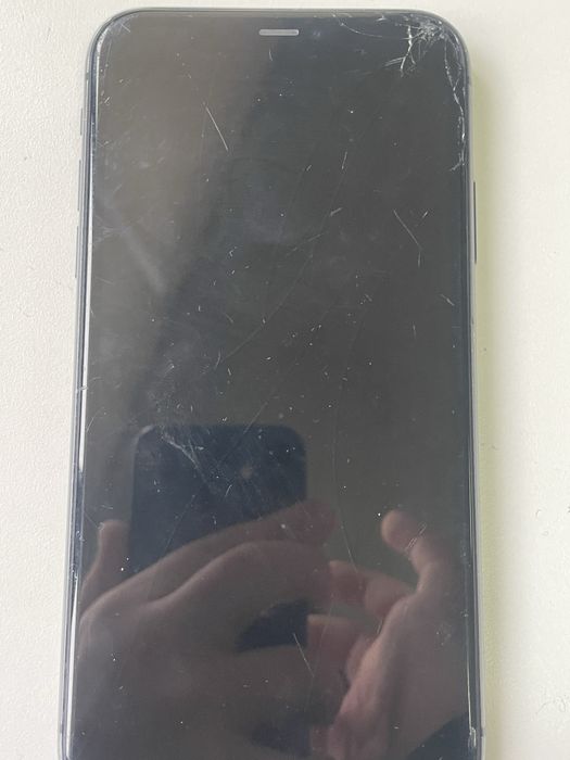 Айфон 11 обм продам за 35