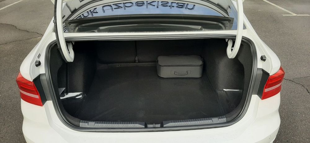 Продам volkswagen e lavida