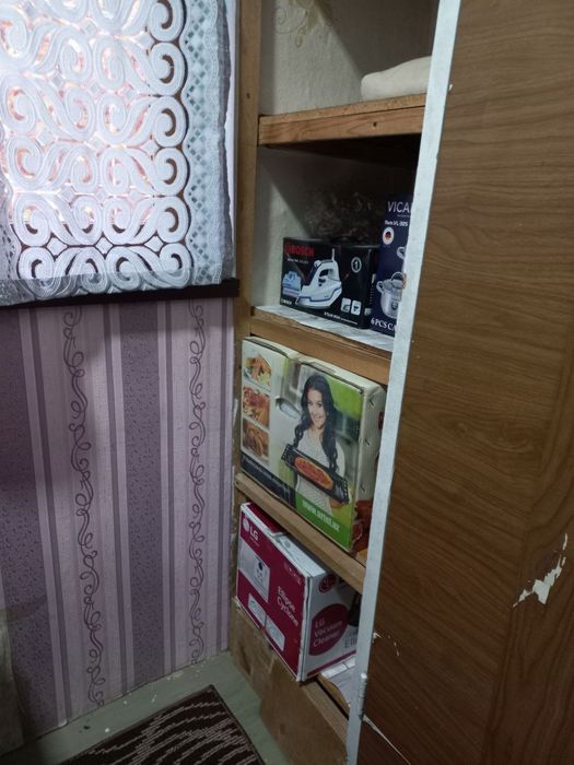 Юнусабад 17 квариал 1/3/5 350 у.е.
оила еки 
4 та киз еки 
2 та бола к