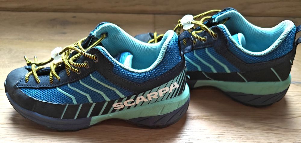 Adidadi drumeție Scarpa 30