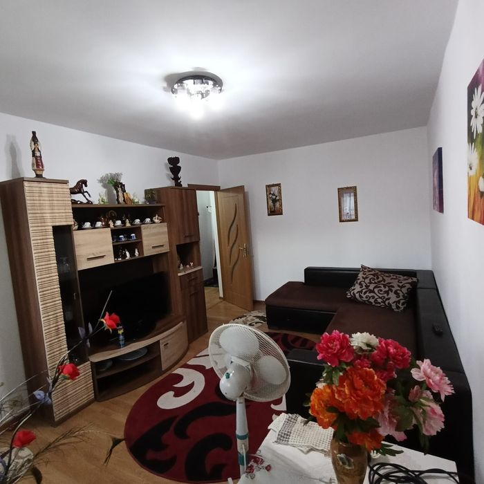 Vând apartament 3 camere